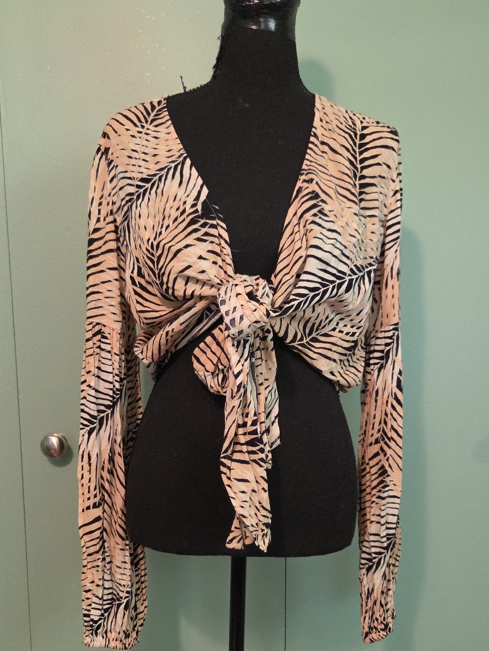 Billabong Leaf Print Tie Front Wrap Blouse Top Size Xs